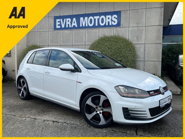 Volkswagen Golf Hatchback, Petrol, 2014, White