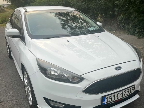 Ford Focus Hatchback, Petrol, 2015, White