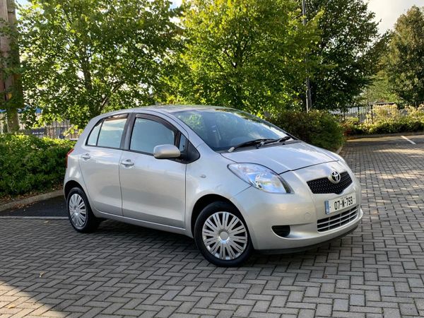 Toyota Yaris Hatchback, Petrol, 2007, Silver