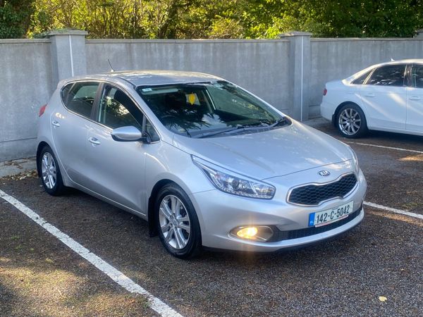 Kia Ceed Hatchback, Diesel, 2014, Silver