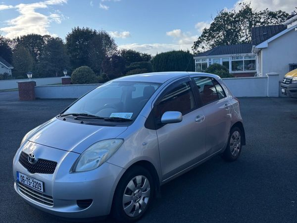 Toyota Yaris Hatchback, Petrol, 2006, Silver