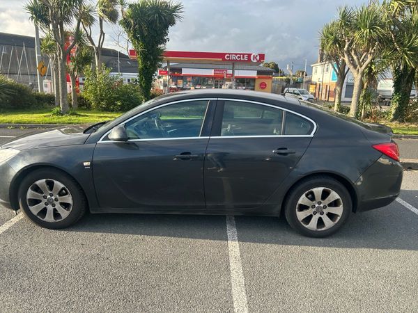 Vauxhall Insignia Hatchback, Diesel, 2012, Black
