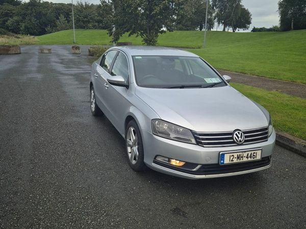 Volkswagen Passat Saloon, Diesel, 2012, Silver