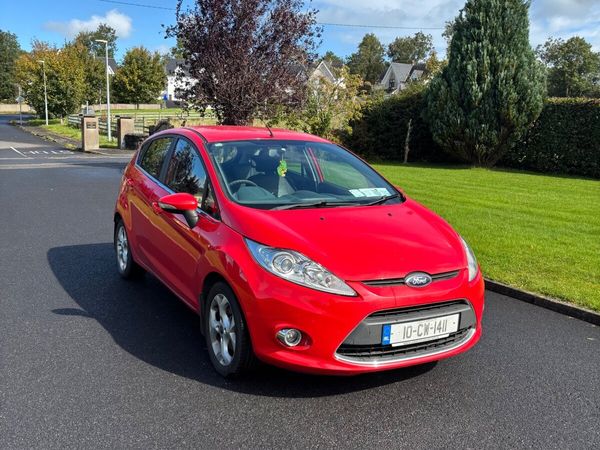 Ford Fiesta Hatchback, Diesel, 2010, Red