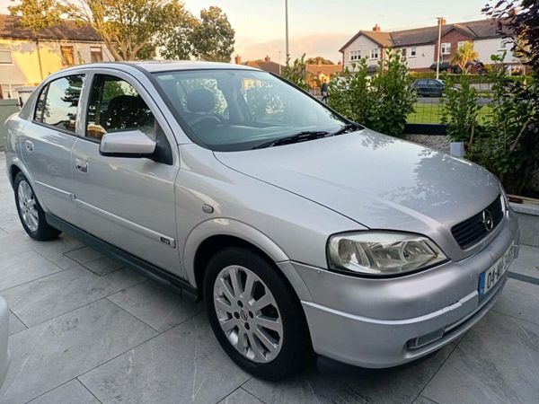 Opel Astra Hatchback, Petrol, 2004, Silver