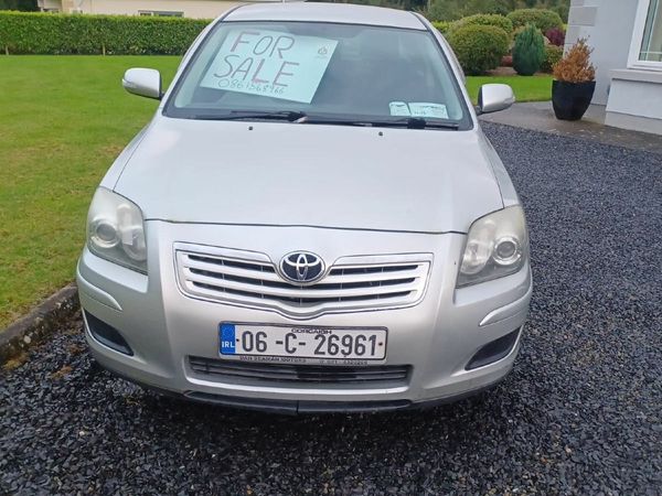 Toyota Avensis Saloon, Petrol, 2006, Silver