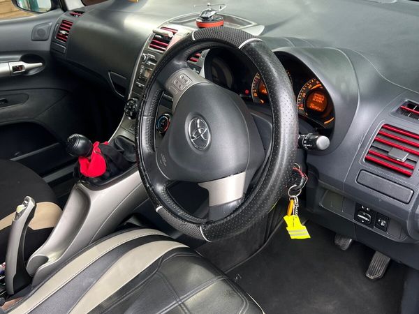 Toyota Auris Hatchback, Diesel, 2008, Black