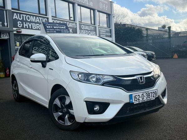 Honda Fit Hatchback, Petrol Hybrid, 2015, White