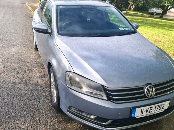 Volkswagen Passat Saloon, Diesel, 2011, Grey