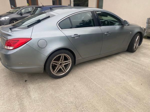 Vauxhall Insignia Hatchback, Diesel, 2010, Silver