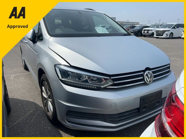 Volkswagen Touran MPV, Petrol, 2016, Silver