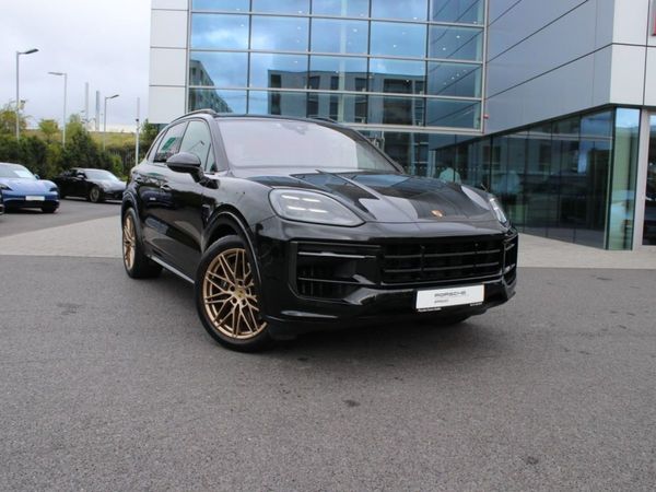Porsche Cayenne SUV, Petrol Plug-in Hybrid, 2024, Black