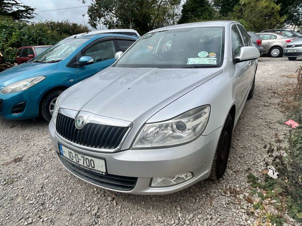 Skoda Octavia Hatchback, Diesel, 2010, Silver