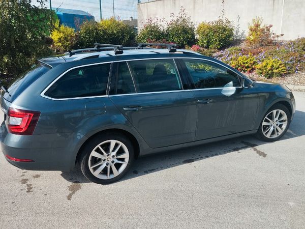 Skoda Octavia Estate, Diesel, 2019, Grey