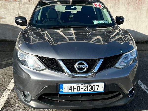 Nissan Qashqai Hatchback, Diesel, 2014, Grey
