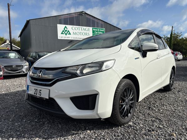 Honda Fit Hatchback, Petrol Hybrid, 2015, White