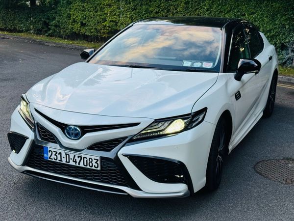 Toyota Prius Saloon, Petrol Hybrid, 2023, White