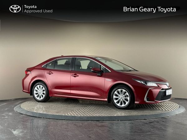 Toyota Corolla Saloon, Petrol Hybrid, 2019, Red