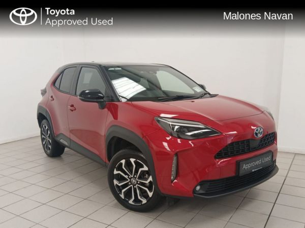 Toyota Yaris Hatchback, Petrol Hybrid, 2023, Red