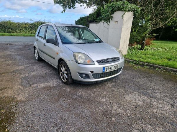 Ford Fiesta Hatchback, Petrol, 2007, Silver