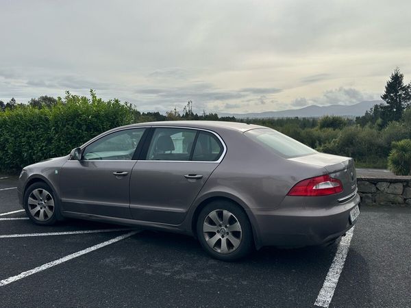 Skoda Superb Saloon, Diesel, 2011, Purple