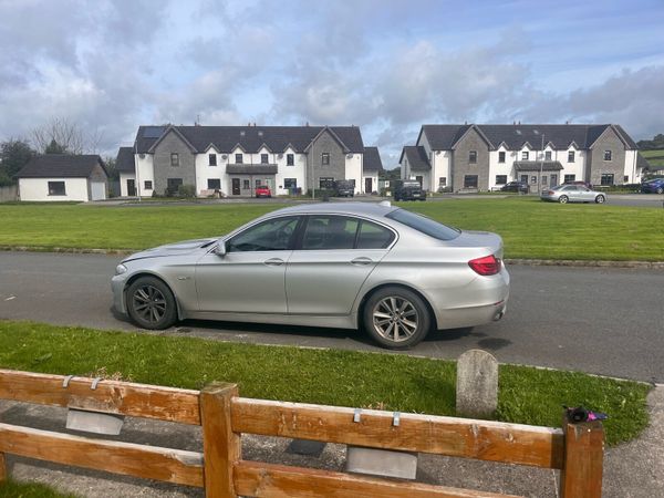BMW 5-Series Saloon, Diesel, 2011, Silver
