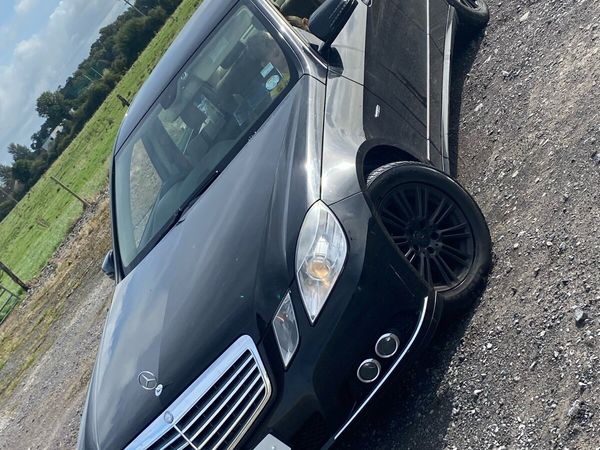 Mercedes-Benz E-Class Saloon, Diesel, 2010, Black