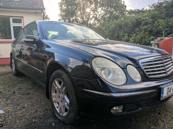 Mercedes-Benz E-Class Saloon, Petrol, 2004, Blue