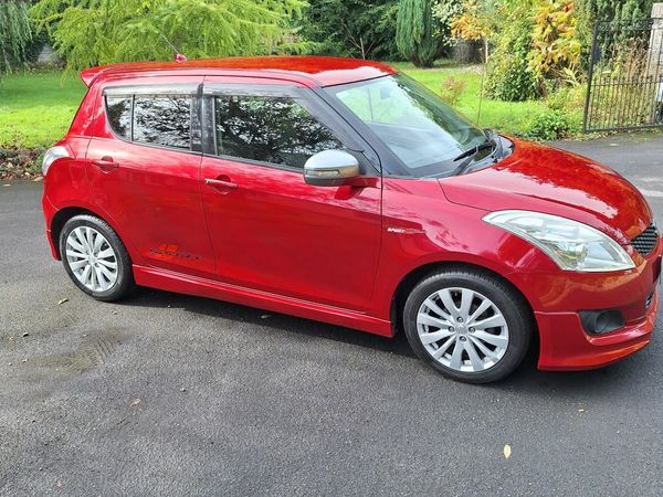Suzuki Swift Hatchback, Petrol, 2012, Red