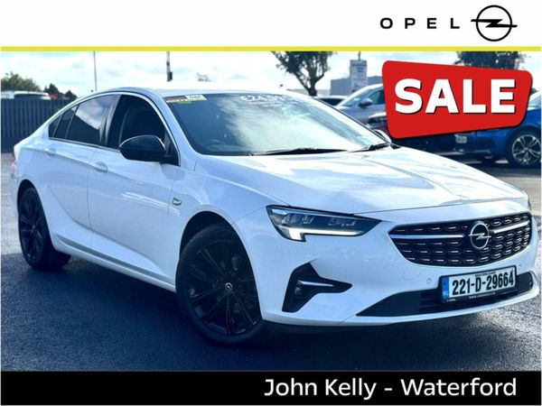 Opel Insignia Hatchback, Diesel, 2022, White