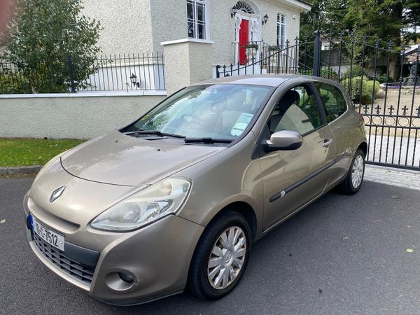 Renault Clio Hatchback, Ethanol Petrol, 2010, Gold