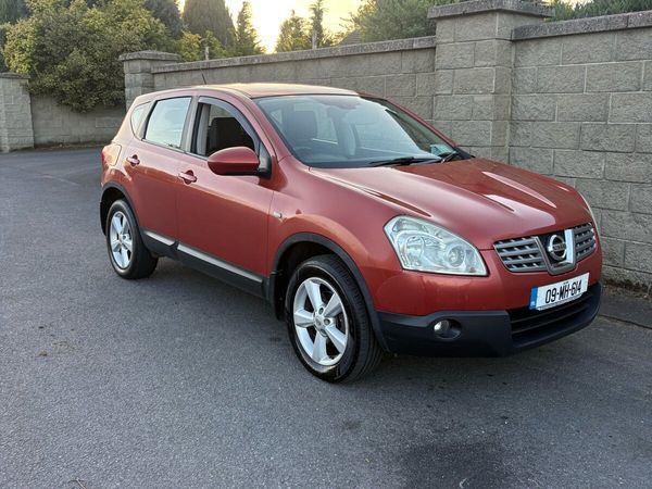 Nissan Qashqai Hatchback, Diesel, 2009, Red