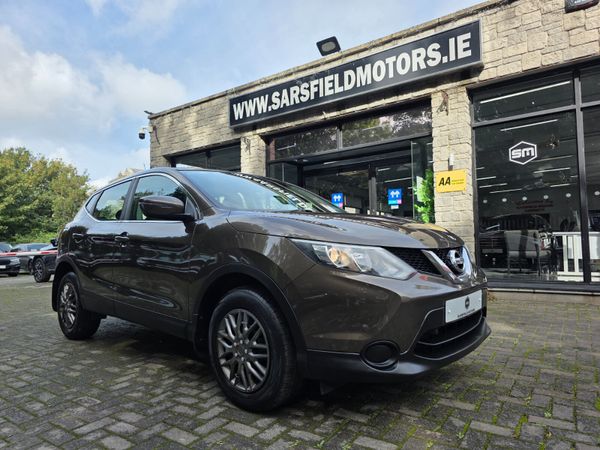 Nissan Qashqai Hatchback, Petrol, 2015, Brown
