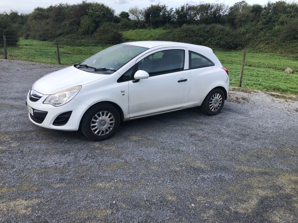 Vauxhall Corsa Hatchback, Diesel, 2012, White