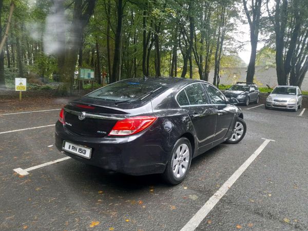 Vauxhall Insignia Hatchback, Diesel, 2011, Black