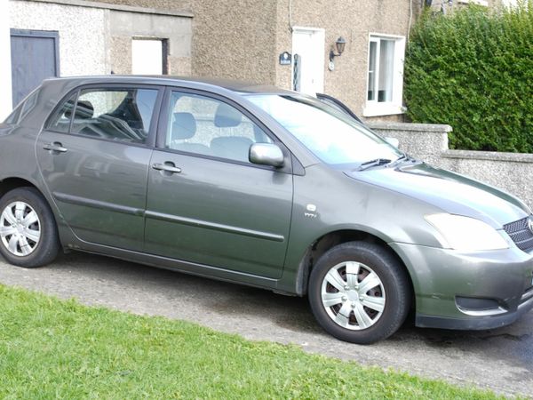 Toyota Corolla Hatchback, Petrol, 2004, Grey