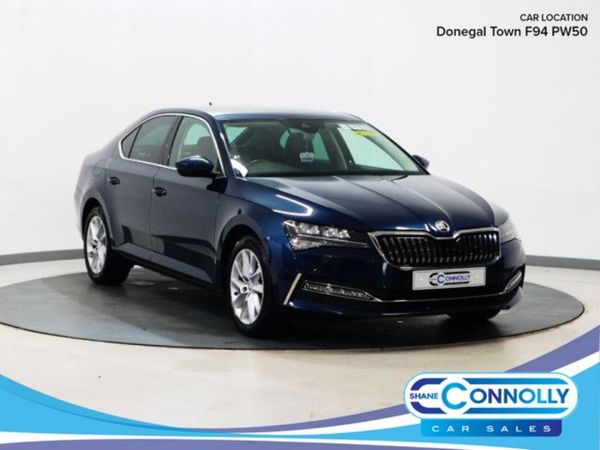 Skoda Superb Hatchback, Petrol Hybrid, 2021, Blue
