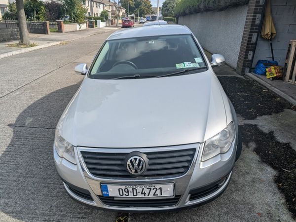 Volkswagen Passat Saloon, Petrol, 2009, Silver
