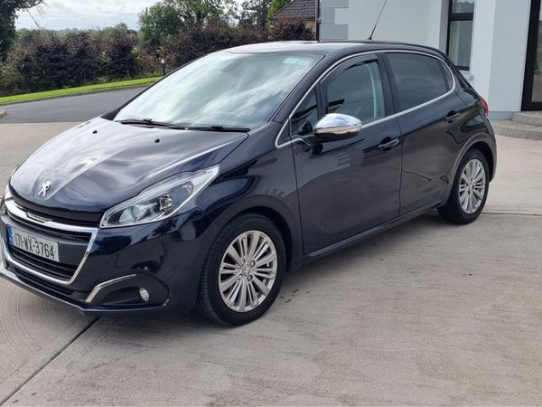 Peugeot 208 Hatchback, Diesel, 2017, Blue