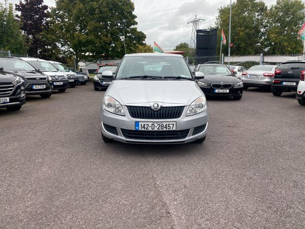 Skoda Fabia Hatchback, Petrol, 2014, Silver