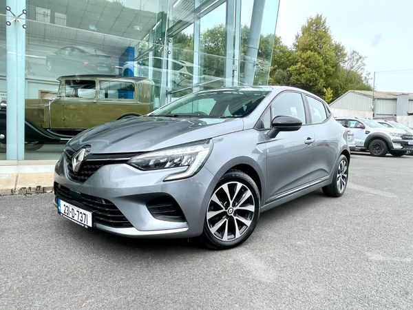 Renault Clio Hatchback, Petrol, 2023, Grey