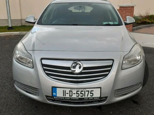 Vauxhall Insignia Hatchback, Diesel, 2011, Silver