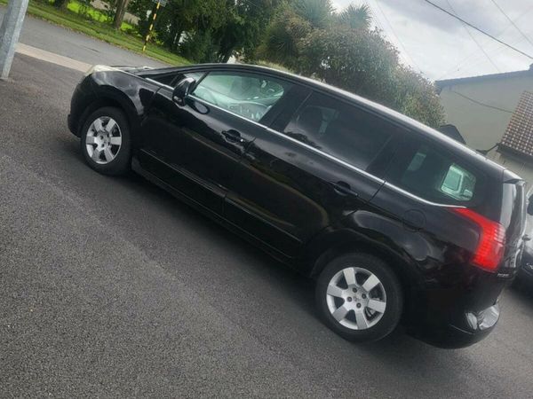 Peugeot 5008 MPV, Diesel, 2010, Black