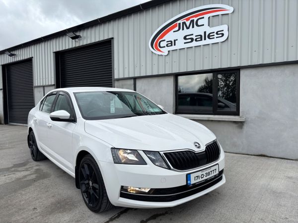 Skoda Octavia Saloon, Diesel, 2017, White