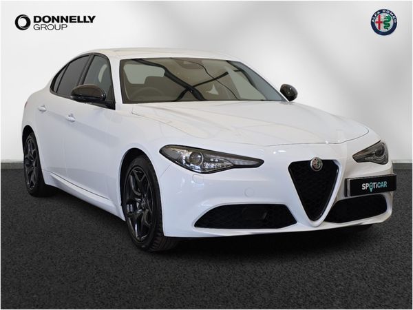 Alfa Romeo Giulia Saloon, Petrol, 2020, White