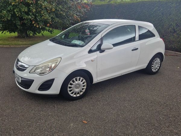 Opel Corsa Hatchback, Petrol, 2011, White