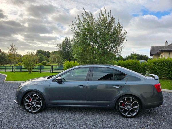 Skoda Octavia Saloon, Diesel, 2017, Grey