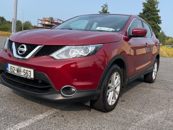 Nissan Qashqai Hatchback, Diesel, 2015, Red