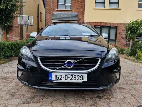 Volvo V40 Hatchback, Diesel, 2015, Black