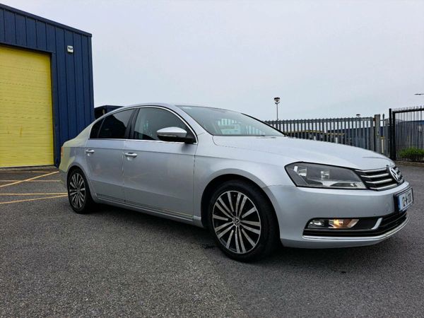 Volkswagen Passat Saloon, Diesel, 2012, Silver